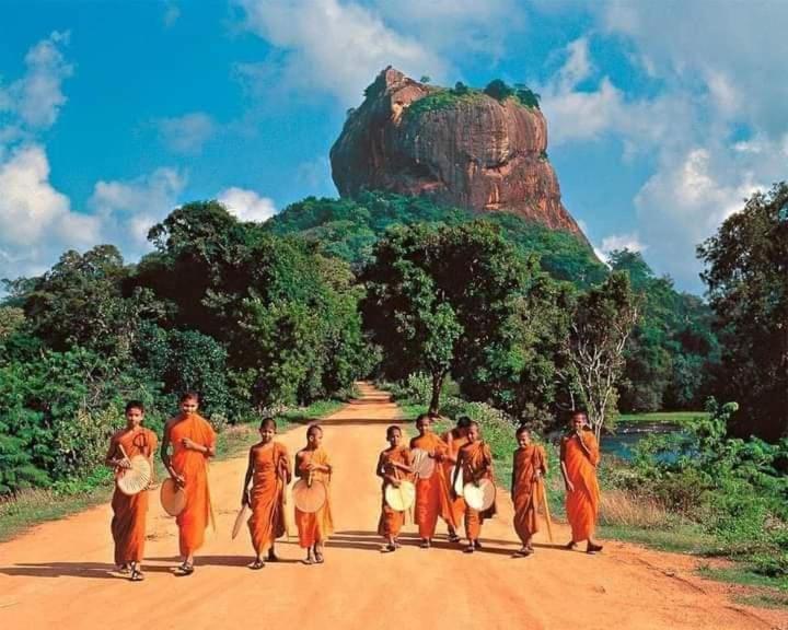 Little Paradise Tourist Guest House And Holiday Home Anuradhapura Dış mekan fotoğraf